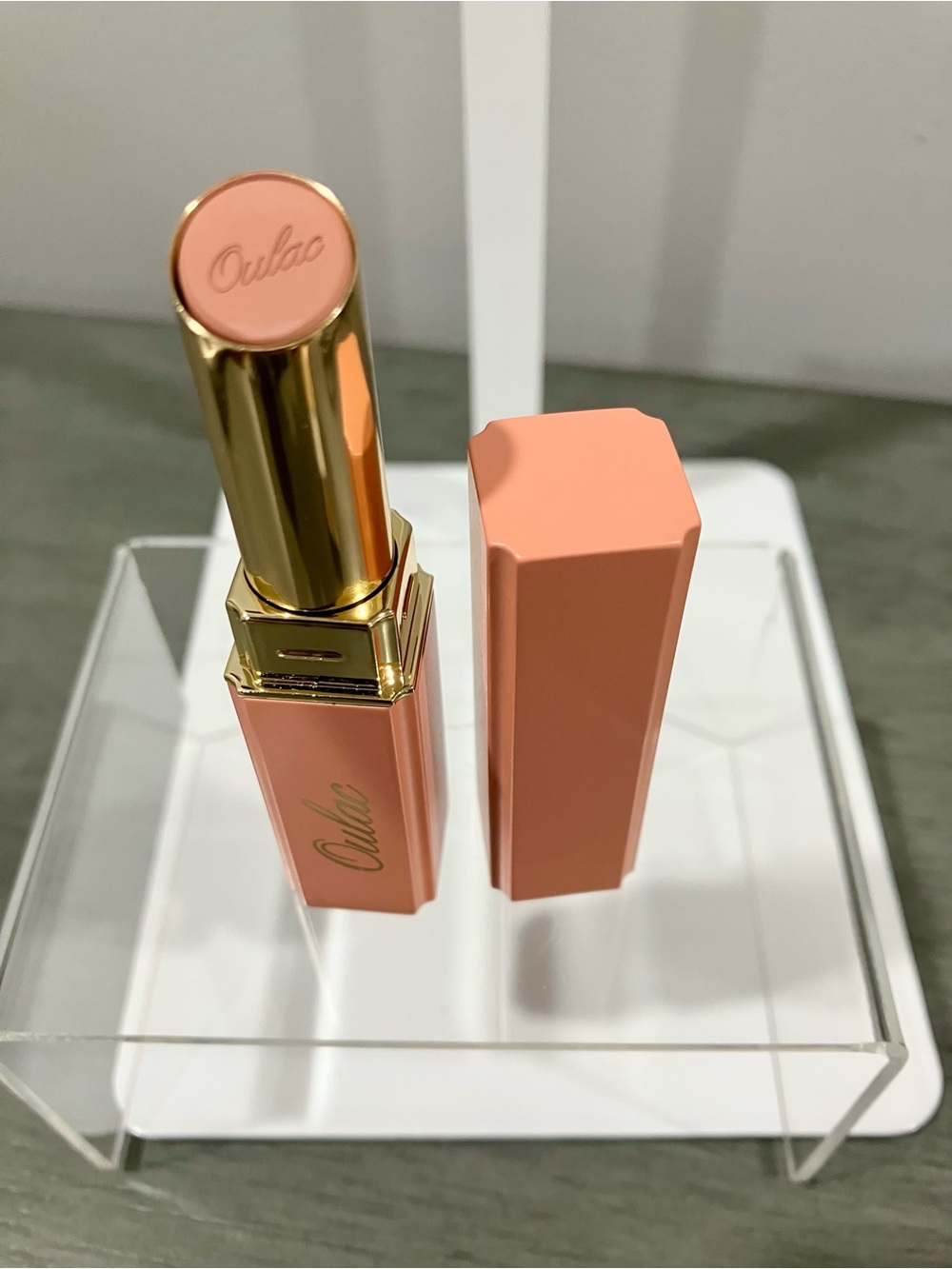 Oulac Sensual Glow Rich Crème Lipstick - in shade ‘Bare’